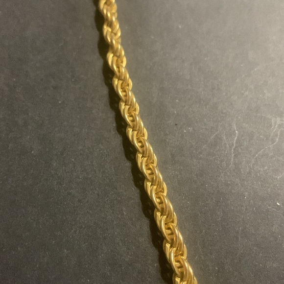 24 inch Faux Gold Rope chain with great cuts for the real look - Picture 3 of 6